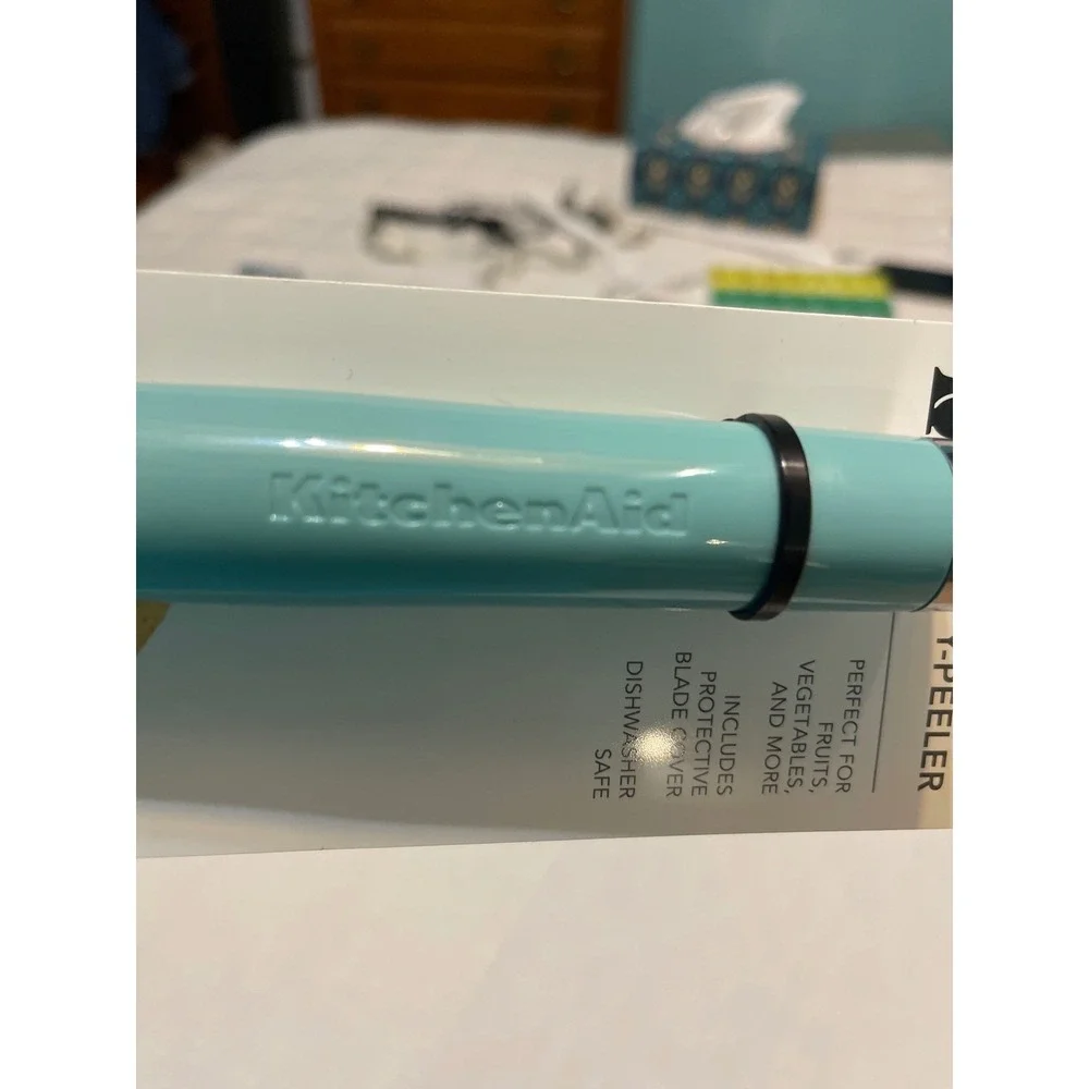 KitchenAid Y-Peeler Aqua Sky Blue Stainless Steel Blade KE145OHAQA‎ NEW